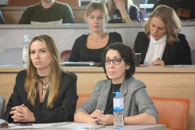 Студенты Академии обсудили психологию безопасности на научно-практическом семинаре. Студенты Академии обсудили психологию безопасности на научно-практическом семинаре.